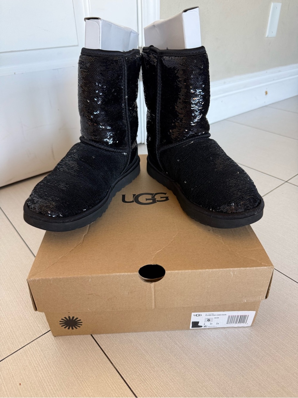 UGG Black Classic Short Cosmos Sequin Boots Womens 6